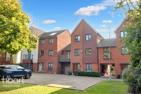 5 bedroom townhouse for sale, Ruskin Grove, Maidstone