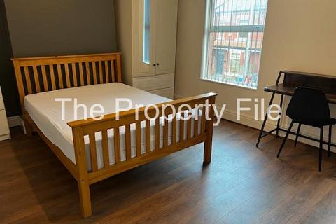 4 bedroom terraced house to rent, Ossory Street, Manchester M14