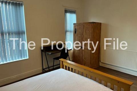 4 bedroom terraced house to rent, Ossory Street, Manchester M14