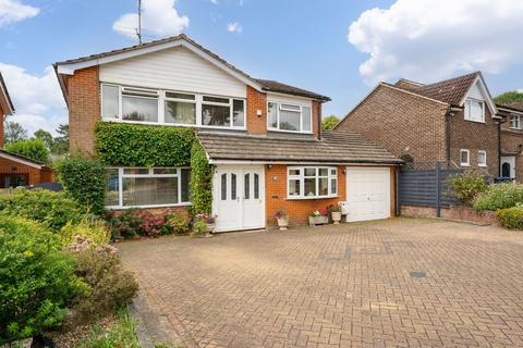 5 bedroom detached house for sale, Maple Grove, Bishops Stortford