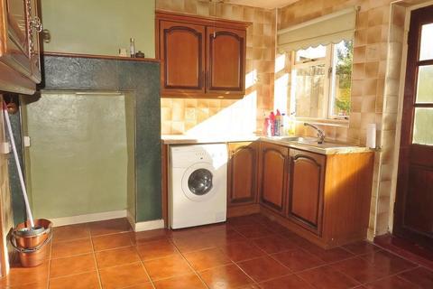 3 bedroom end of terrace house to rent, St. Chads Road, Tilbury RM18