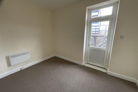 1 bedroom flat to rent, 2 Cromwell Terrace, Scarborough