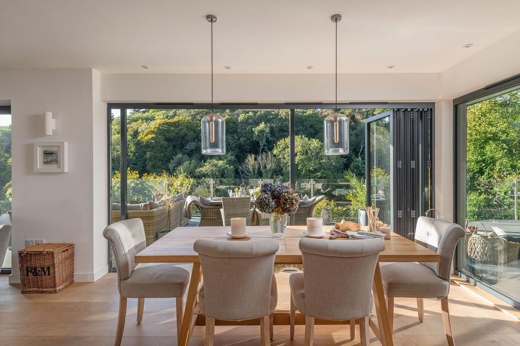 Jonswood Dining Area