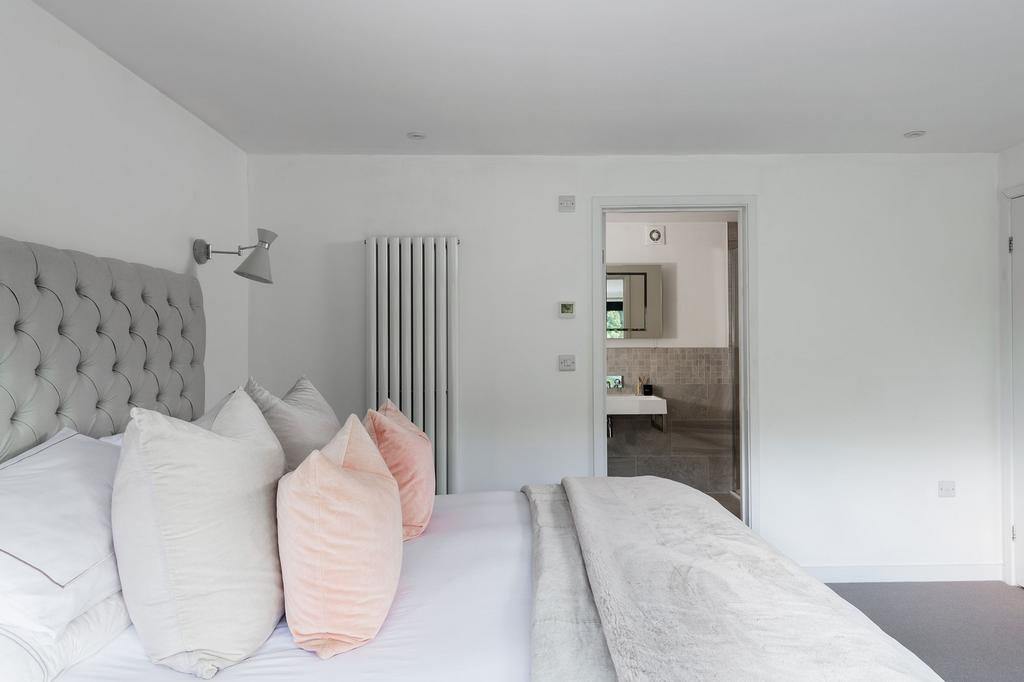 Jonswood Bedroom 1