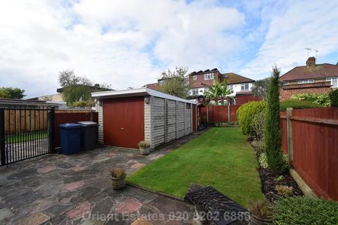 3 bedroom semi-detached house to rent, Lyton Avenue, Colindale