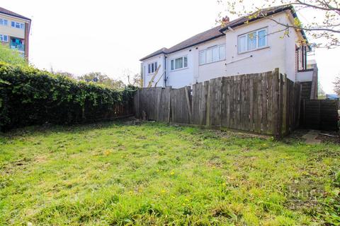 69a Northumberland Park, London, N17 0TG