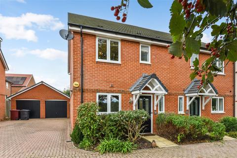 3 bedroom semi-detached house for sale, Vespasian Close, Westhampnett