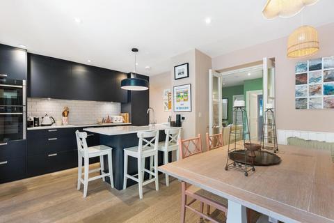 2 bedroom flat for sale, Maxwell Road, London, SW6