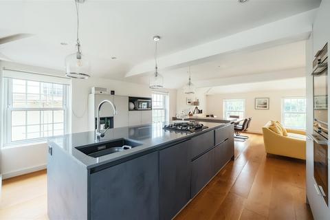 5 bedroom house for sale, London Road, Arundel