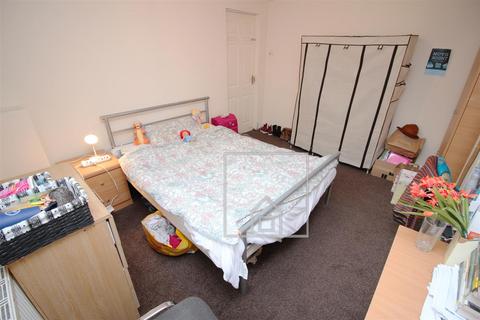 5 bedroom house to rent, Mayville Avenue, Hyde Park, Leeds