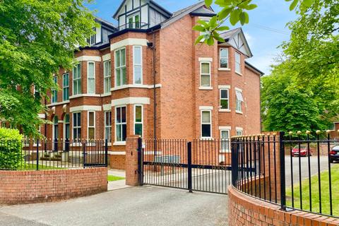 2 bedroom flat for sale, Clyde Road, West Didsbury, Manchester, M20