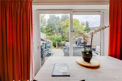 3 Lake View Close, Cardiff, CF23 6DU