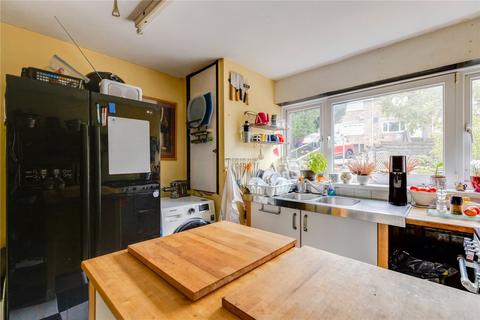 3 Lake View Close, Cardiff, CF23 6DU