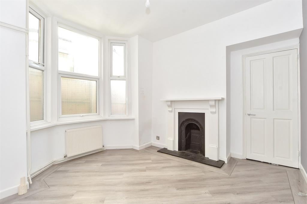 Farlington Road, Portsmouth, Hampshire 2 bed terraced house for sale