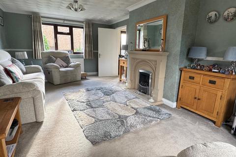 4 bedroom detached house for sale, Westmorland Drive, Desborough, Kettering