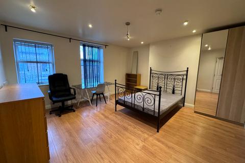 10 bedroom semi-detached house to rent, Lausanne Road , Manchester M20