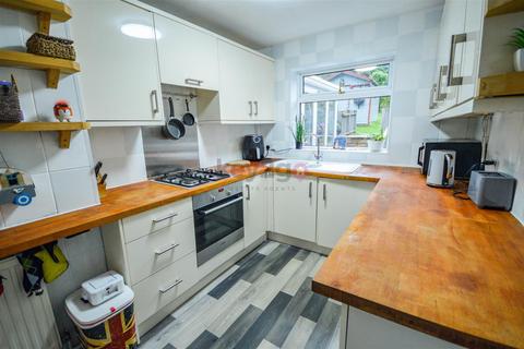 81 Arnold Avenue, Sheffield, S12 3JA