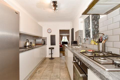 2 bedroom end of terrace house for sale, Woodford Avenue, Ramsgate, Kent