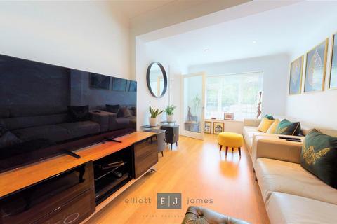 4 bedroom semi-detached house for sale, High Road, Chigwell IG7