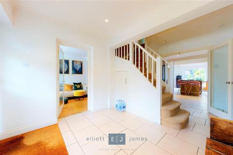 3 Forest Terrace, Chigwell, IG7 5BW