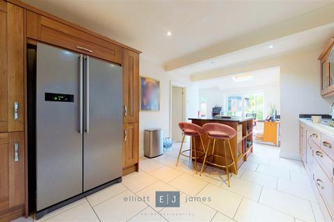 3 Forest Terrace, Chigwell, IG7 5BW