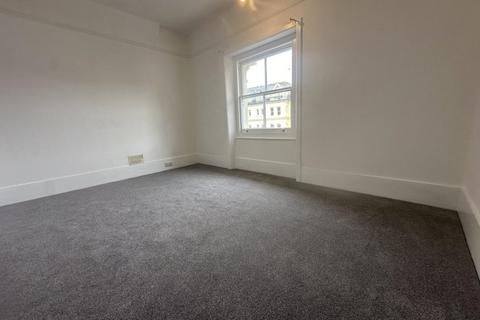 2 bedroom flat to rent, 14 Hardwick Road, Eastbourne