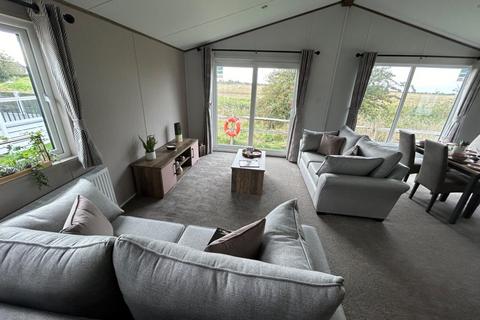 3 bedroom lodge for sale, New Beach Holiday Park