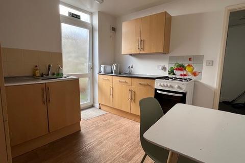 2 bedroom ground floor flat to rent, Baring Street, Plymouth PL4