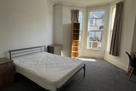 2 bedroom ground floor flat to rent, Baring Street, Plymouth PL4