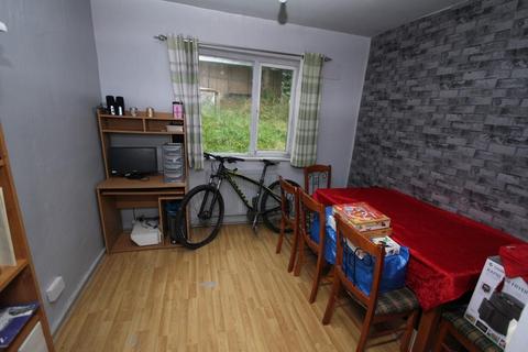 6 Bracken Edge, Bradford, BD10 9BL