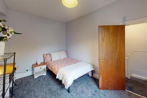11 Grimsby Terrace