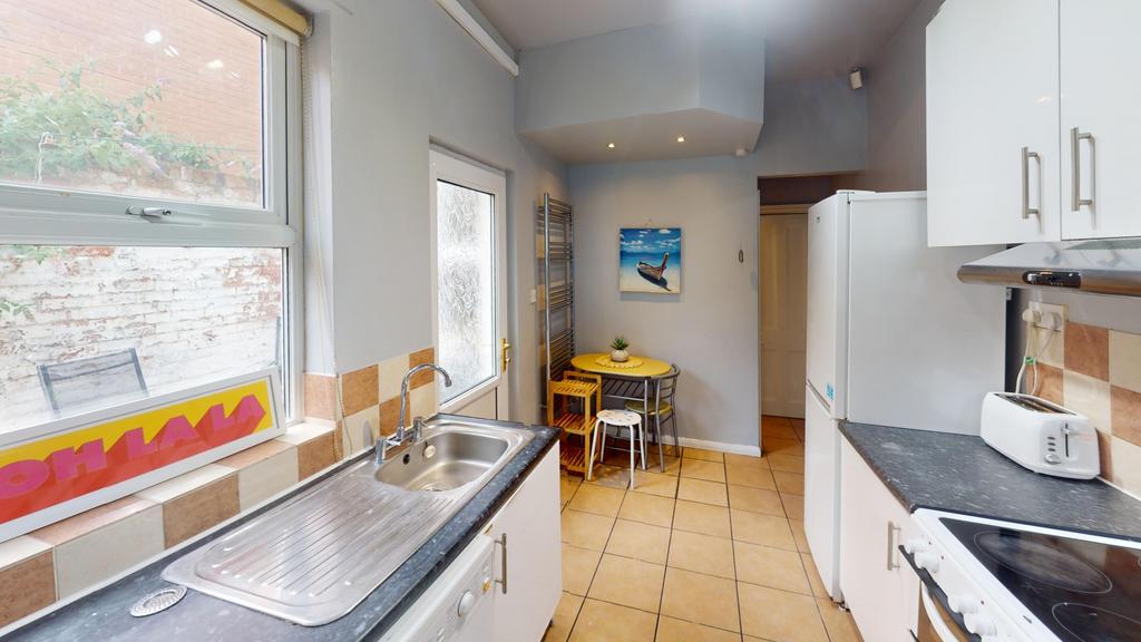 11-Grimsby-Terrace-Kitchen 1