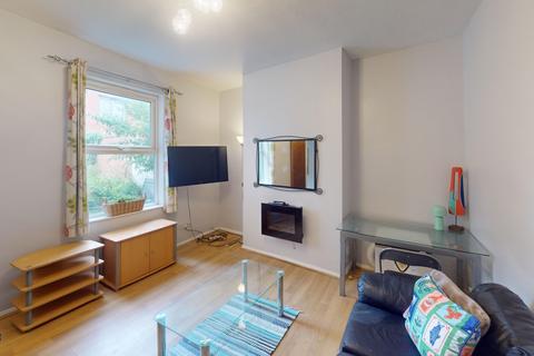 4 bedroom terraced house to rent, 11 Grimsby Terrace