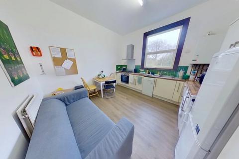 2 bedroom flat to rent, Flat 3, 44 Addison Street