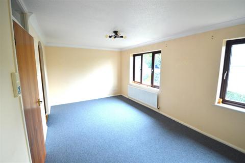 2 bedroom retirement property to rent, St. Johns Road, Crowborough