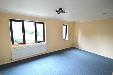 2 bedroom retirement property to rent, St. Johns Road, Crowborough