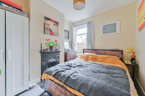 1 bedroom flat to rent, Fallsbrook Road, Streatham, London, SW16