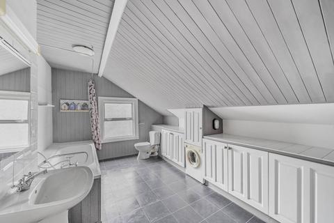 31 Albany Road, London, W13 8PQ