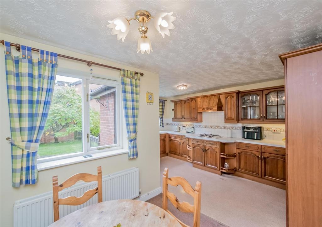 Fitted Breakfast Kitchen: