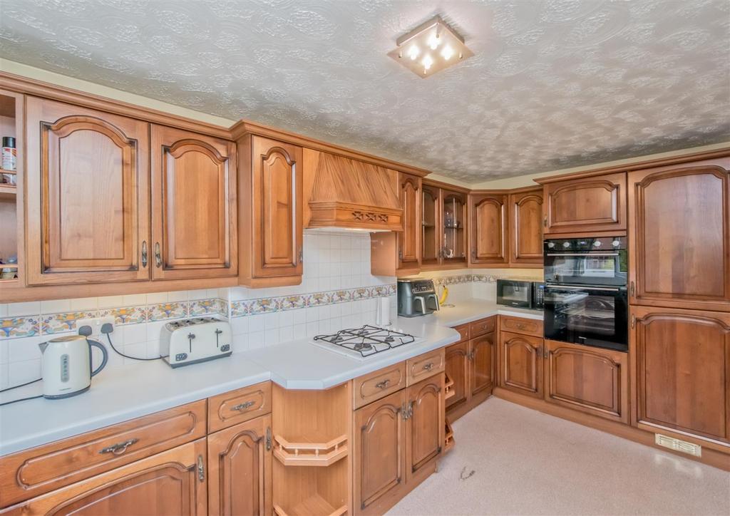 Fitted Breakfast Kitchen: