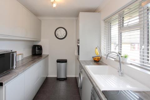 2 bedroom flat for sale, Coldharbour Court, Andover, Andover, SP10