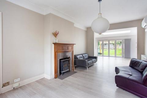 2 bedroom bungalow for sale, Shakespeare Road, Hanwell, W7