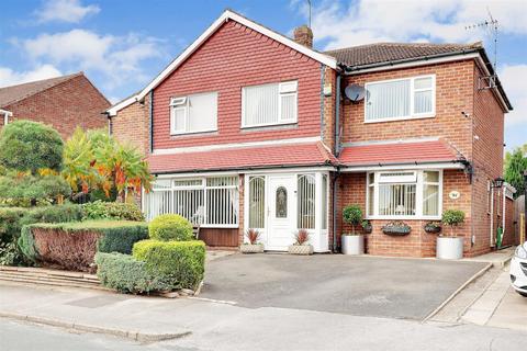 4 bedroom detached house for sale, Beech Road, Elloughton