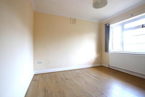 2 bedroom maisonette to rent, Brighton Road, South Croydon, CR2