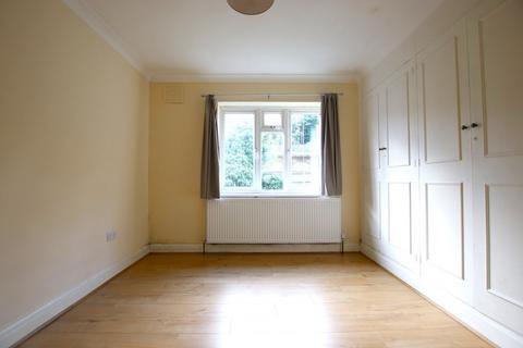 2 bedroom maisonette to rent, Brighton Road, South Croydon, CR2