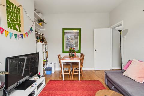 2 bedroom flat for sale, Caledonian Road, Islington, N1