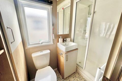 2 bedroom static caravan for sale, Oaklands Holiday Park