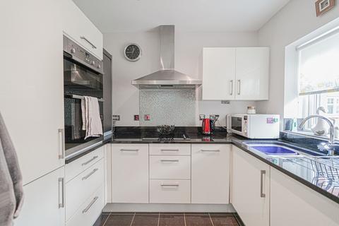 2 bedroom apartment for sale, Station Road, Knowle, B93