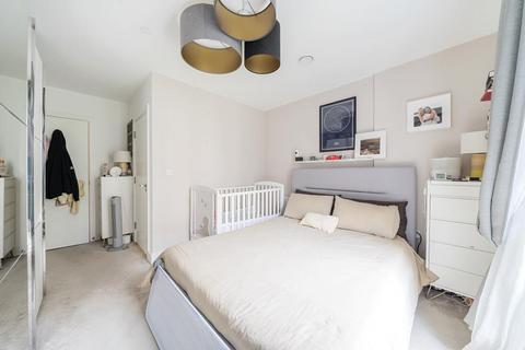 2 bedroom flat for sale, Staines-upon-Thames,  Surrey,  TW18