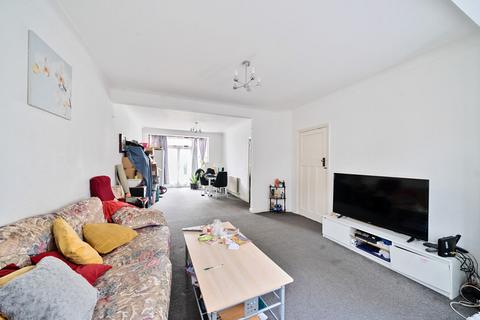 3 bedroom terraced house for sale, Bentley Drive, Ilford, Essex